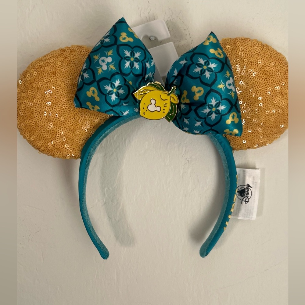Disney Turquoise and Gold Sequin Headband 🍋🩵🍋